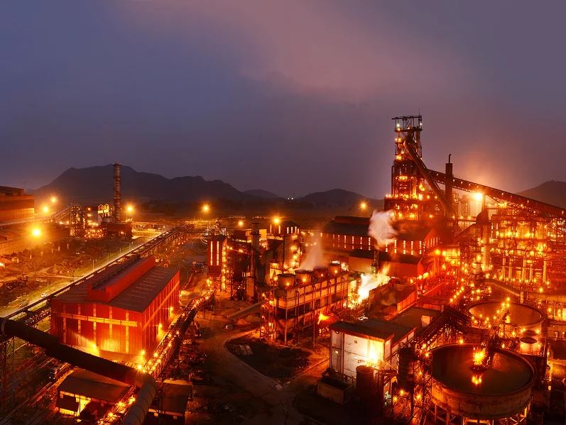 Tata Steel Nederland is modernizing the blast furnace at the