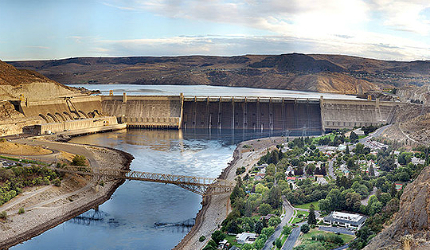 Lake Roosevelt reservoir helps in regulating the flow of the Columbia River, averting floods